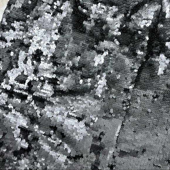 NWOT Sequins skirt - Picture 2 of 4